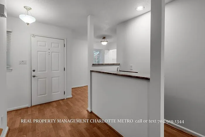 9451 Kings Falls Dr — Photo 5