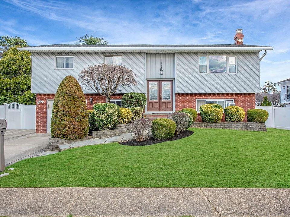 1st image of 2 Deborah Court