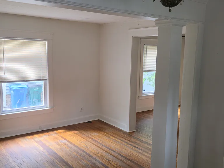 1720 Davis Ave — Photo 8