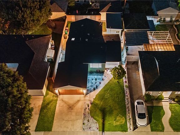 2nd image of 3516 Roxanne Ave