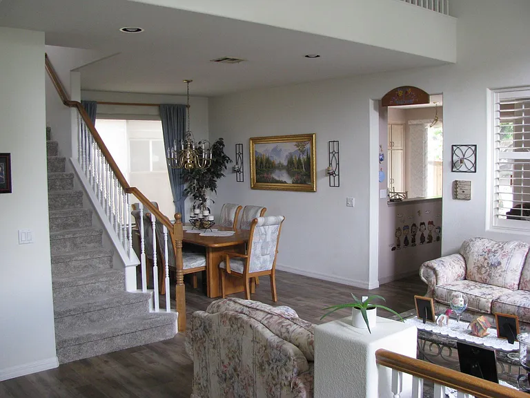 400 Peachtree Ct — Photo 7