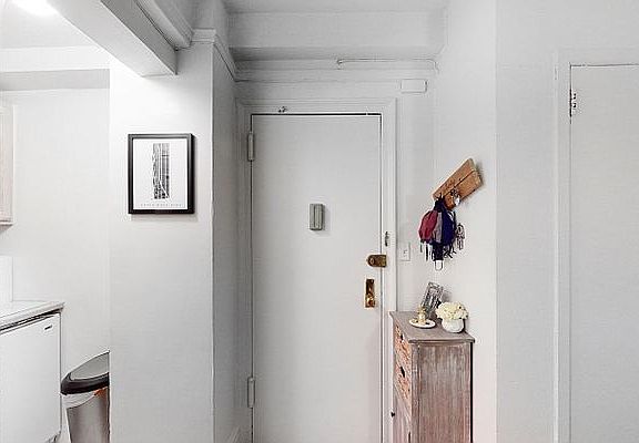 2nd image of 50 W 72nd St APT 507