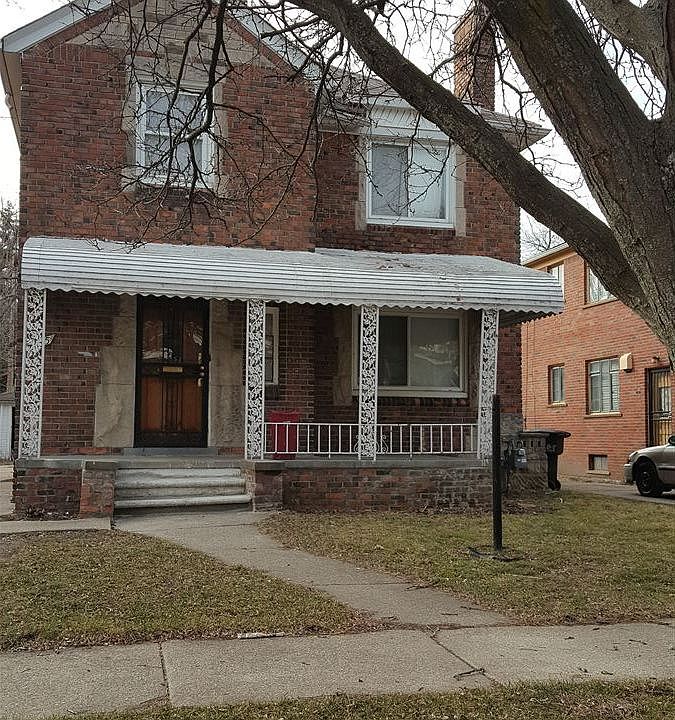 Four Bedroom all Brick Colonial. Awesome in Stable Neighborh