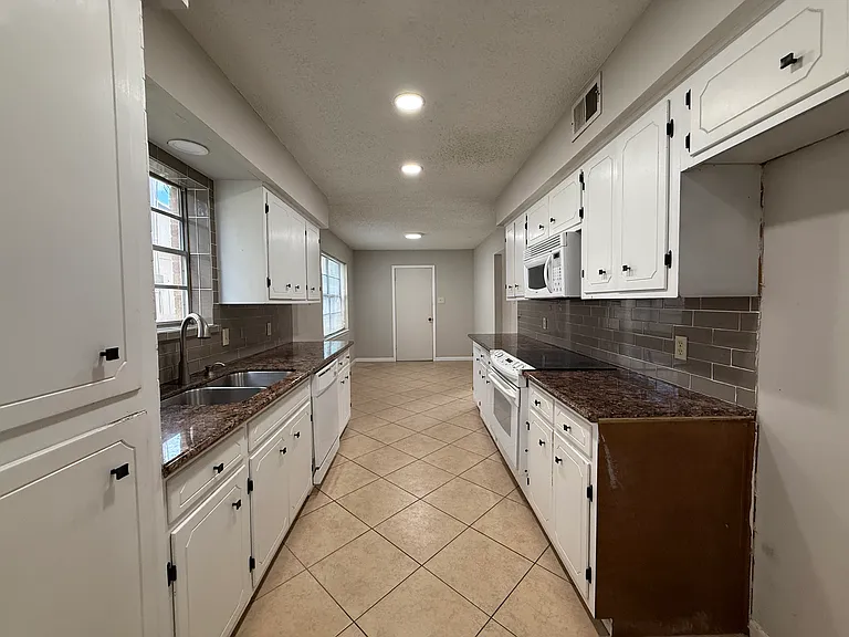 329 Pinchback Rd — Photo 7