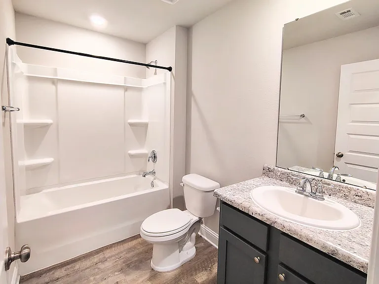 Eastland Cir — Photo 14