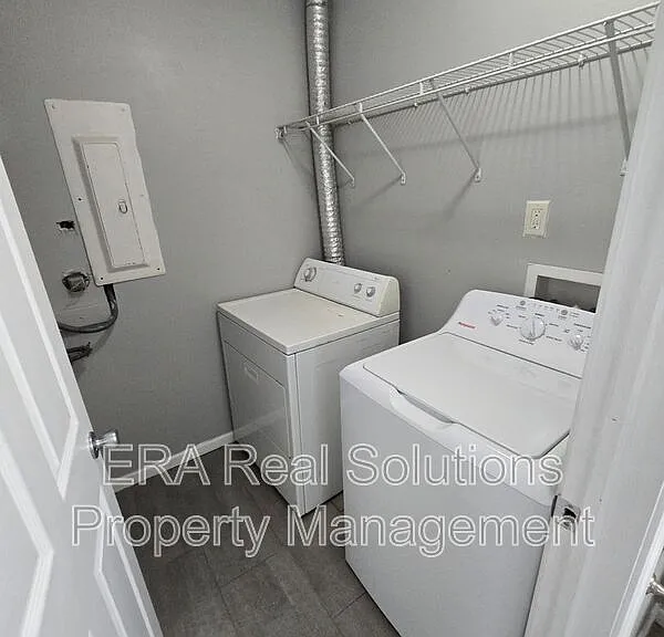 2721 Charles Dr — Photo 19