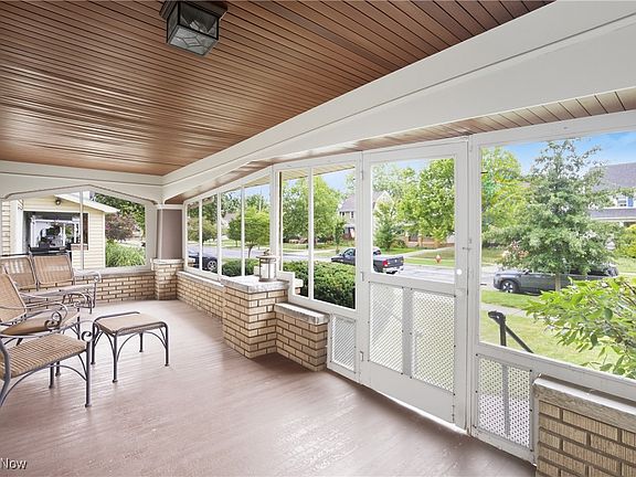 3rd image of 15623 Lakewood Heights Blvd