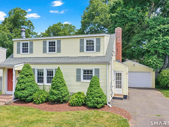3rd image of 29 Chester Drive