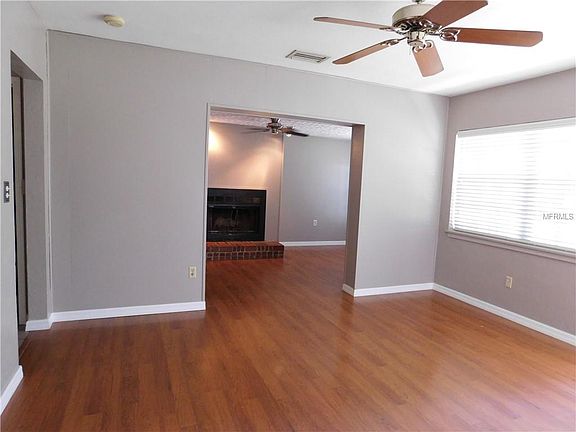 2nd image of 1709 Mockingbird Ln