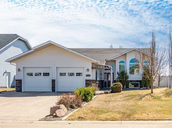 2521 N 10th Ave, Wainwright, AB T9W 1W2