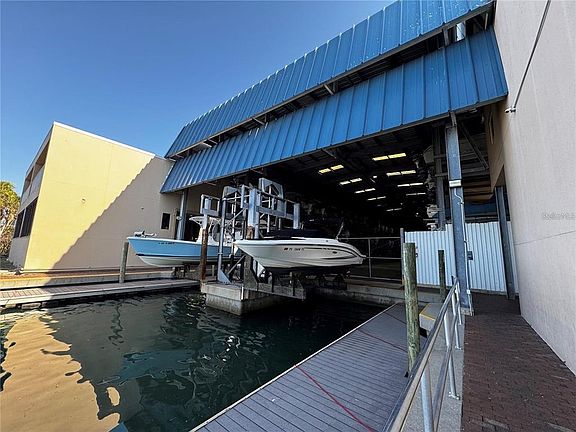 4th image of 408 GULF OF MEXICO DRIVE #2112