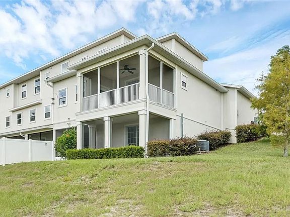2nd image of 981 Lakefront Village Dr