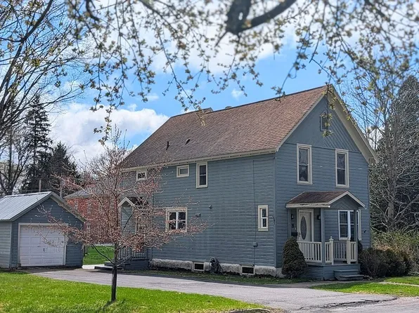 8 John St, Hamilton, NY 13346