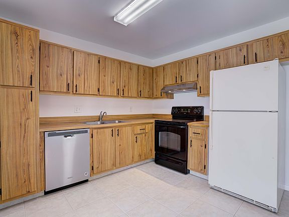 5th image of 4698 Arthur St