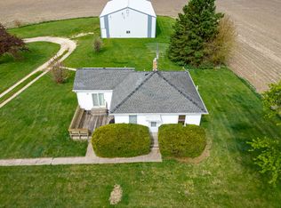 21137 Fenstermaker Rd, Sycamore, IL 60178
