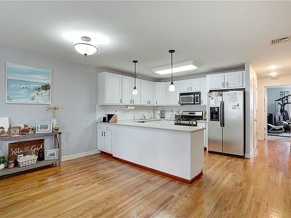 4th image of 10306 Rockaway Beach Blvd #3C