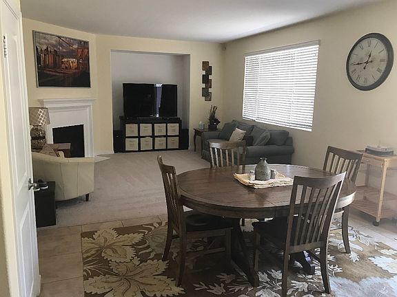 4th image of 611 E Gardenia Dr