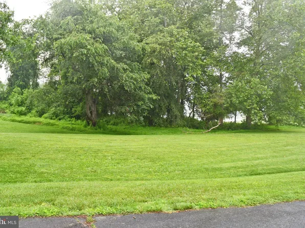 High Lawn Ln, Elkton, MD 21921