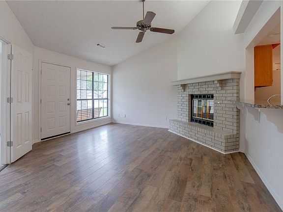 2nd image of 204 Jonathan Dr