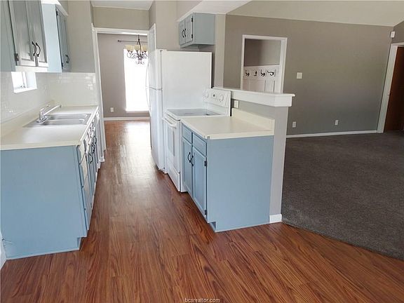2nd image of 1201 Westover St