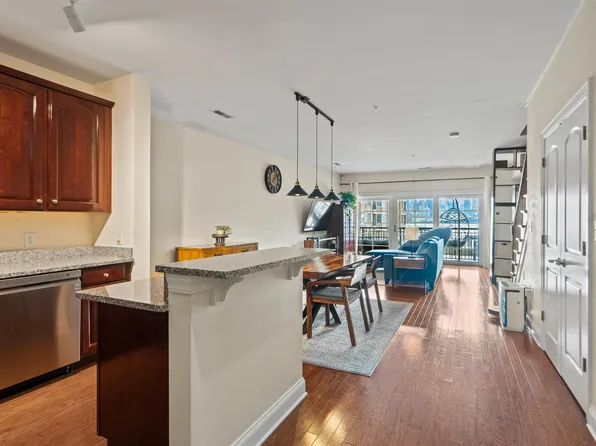 22 Avenue At Port Imperial APT 219, West New York, NJ 07093