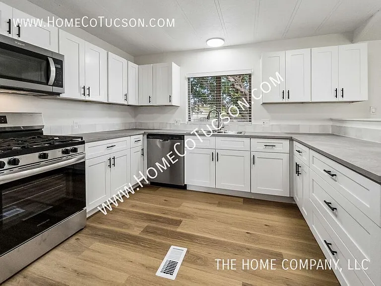 2534 N Calle Segundo — Photo 11
