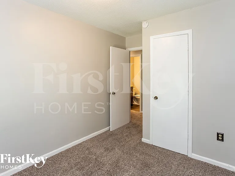 7938 Lindfield Ct — Photo 15