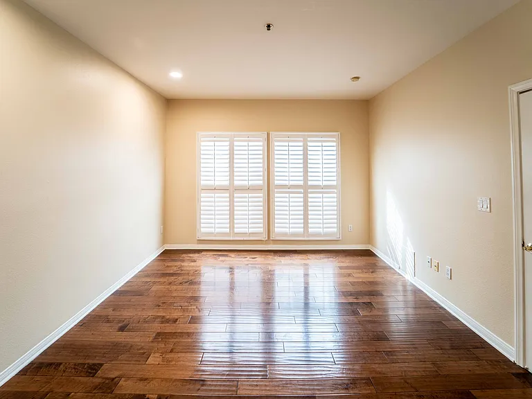 12011 Goshen Ave #202 — Photo 17