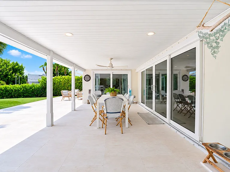 2882 W Vina Del Mar Blvd — Photo 44