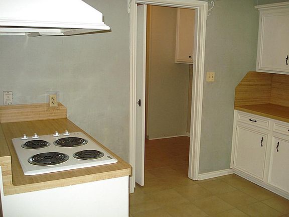 4th image of 2926 Blue Glen Ln