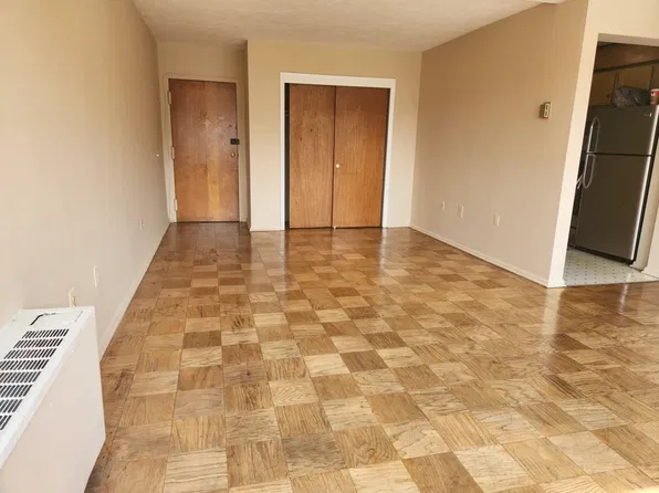 9250 Edwards Way APT 501, Hyattsville, MD 20783