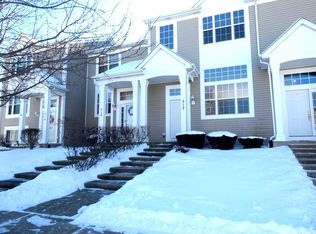 512 Silver Leaf Dr, Joliet, IL 60431