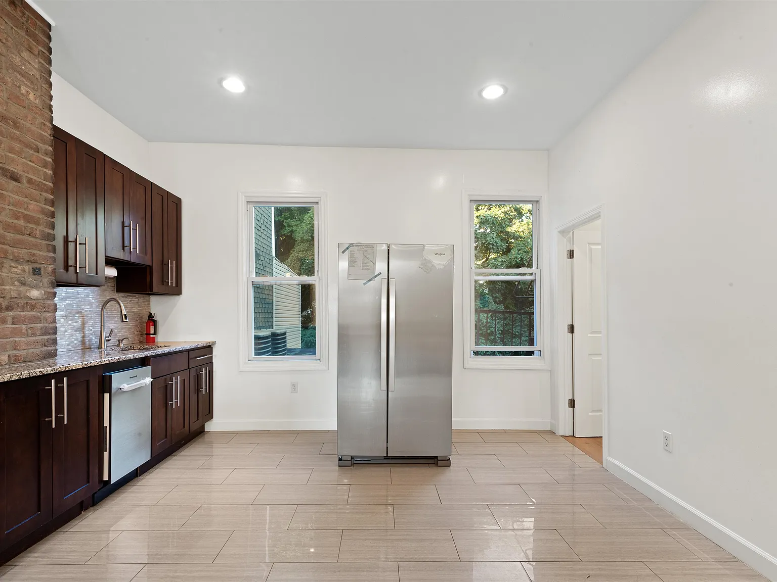 2 bed, 1.0 bath, $2,500 — Photo 4