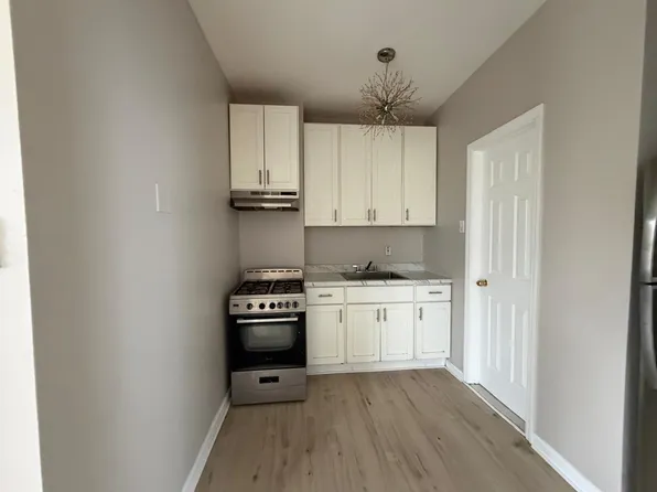 241 Duncan Avenue image 1 of 7