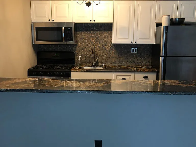 218 Delmar St #2 — Photo 9
