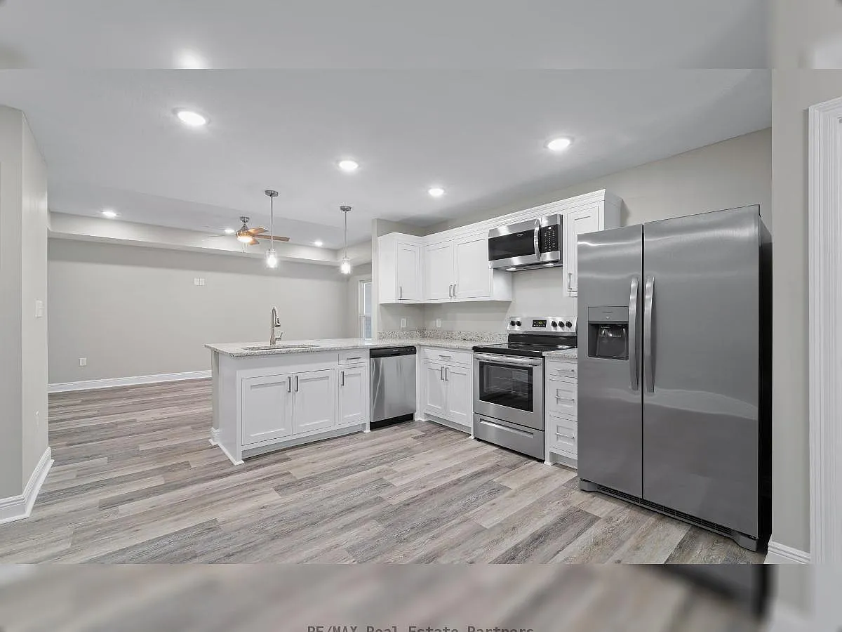 3 bed, 1350 sqft, $1,800 — Photo 4