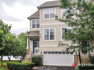 577 Shoreline Dr, Grayslake, IL 60030
