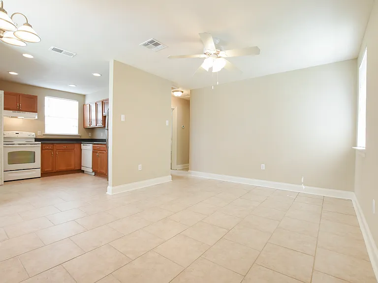 441 Helios Ave — Photo 6