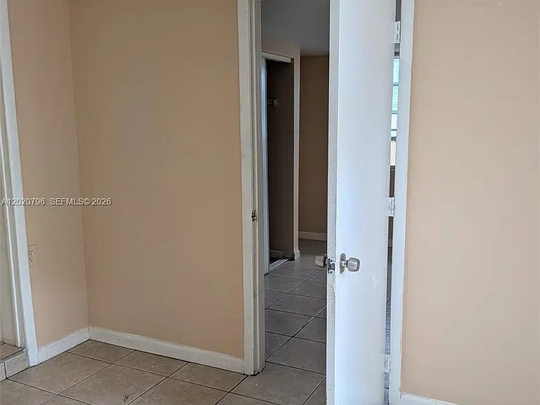 6425 SW 22nd St — Photo 10