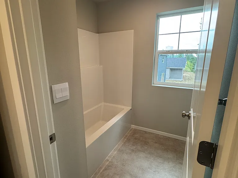 Fill bath, upstairs.