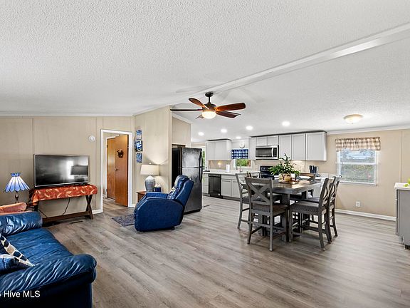 3rd image of 620 Comfort Road