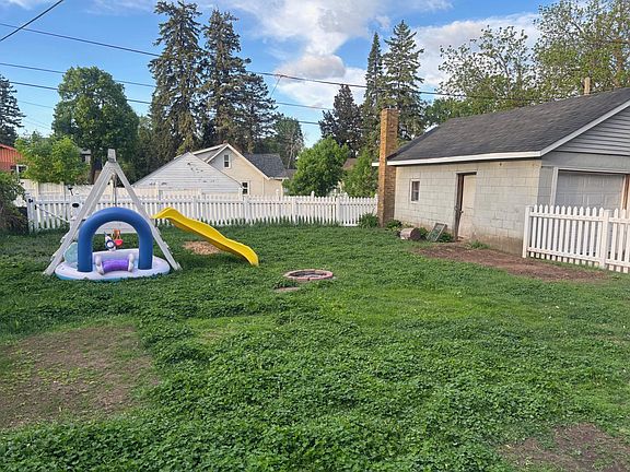 3rd image of 2428 14th Ave E