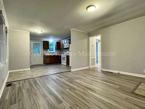 5th image of 2610 Dare St