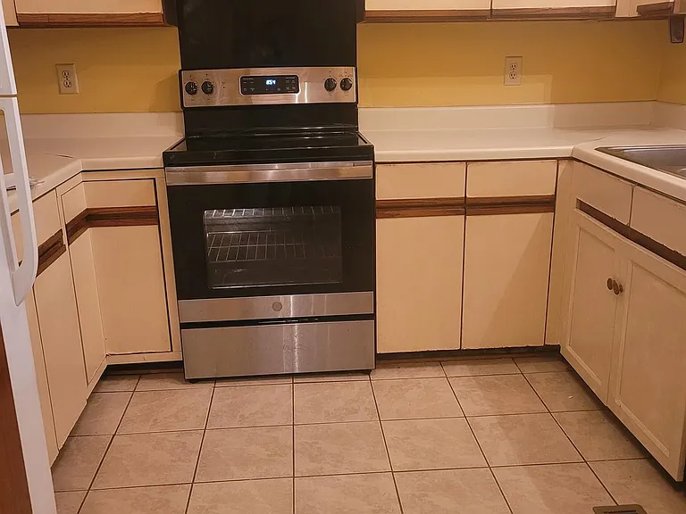 1208 Huntsman Ct — Photo 3