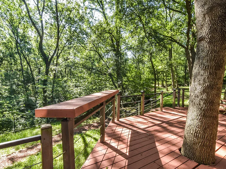 1113 Shady Oaks Cir — Photo 42