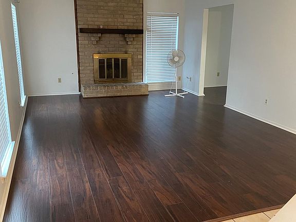 This living room is great for entertaining friends, watching tv or reading a book.