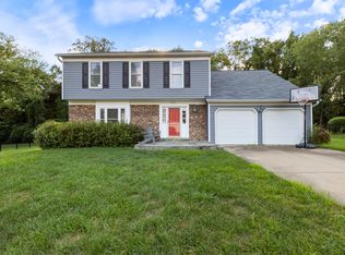 9926 Courthouse Woods Ct, Vienna, VA 22181
