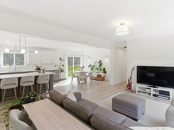 2nd image of 690 Gilbert Rd