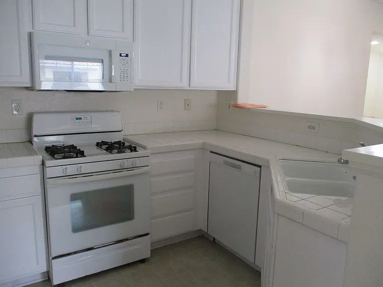 710 Caminito Valiente — Photo 3
