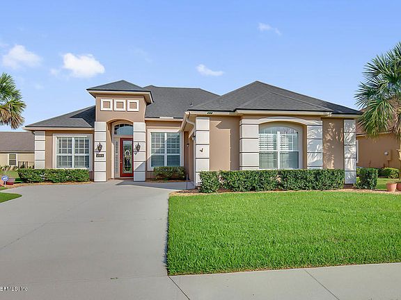 3rd image of 204 S Bellagio Dr